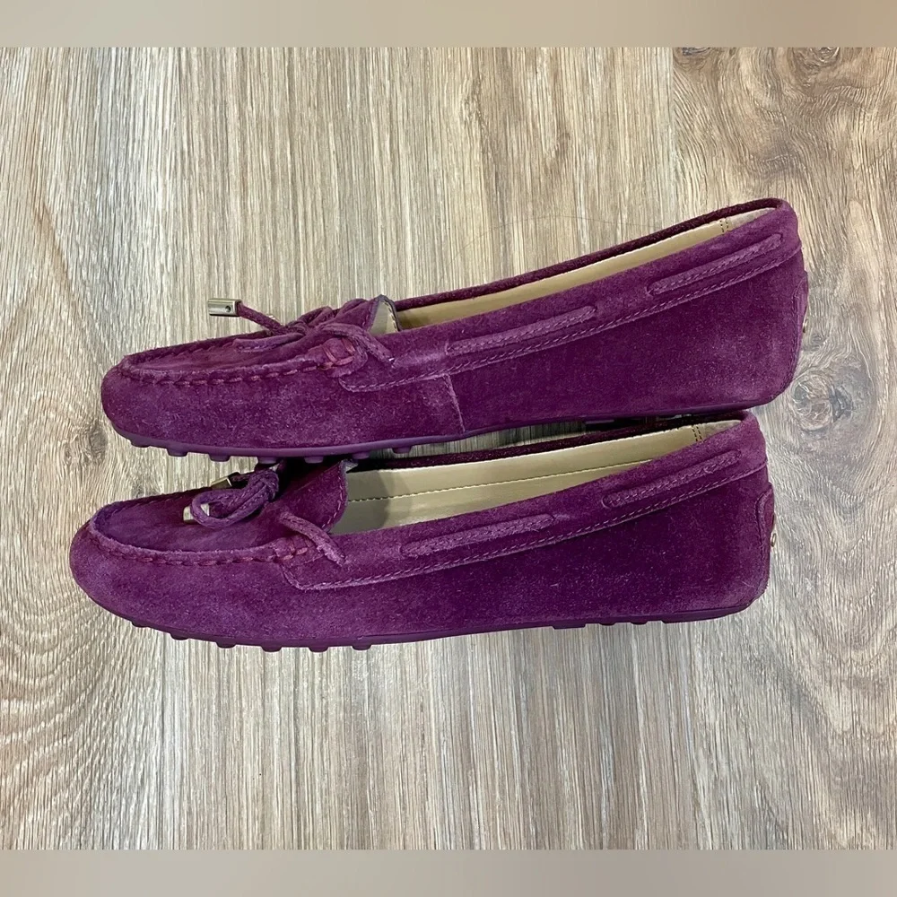 Michael Kors Daisy Purple Plum Suede Leather Moccasin Flats Shoes LNC Size 7